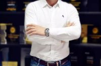 艾斯卡裁判简介——黄洪增